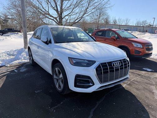 2023 Audi Q5 40 Premium Plus