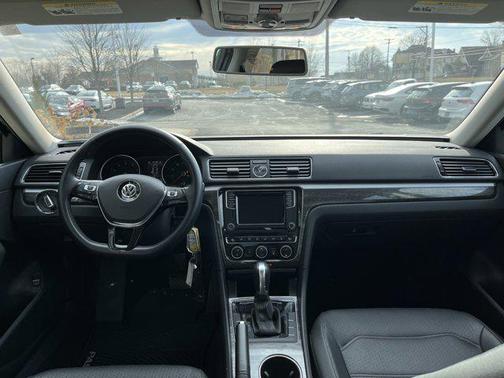 2016 Volkswagen Passat 1.8T SE