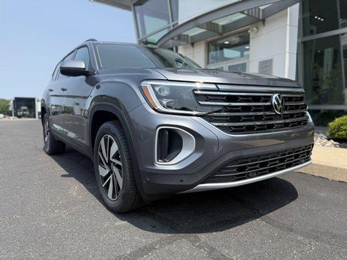 2025 Volkswagen Atlas 2.0T SE w/Technology 4MOTION