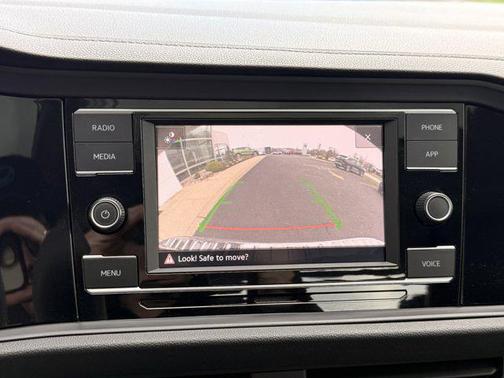 Gray 2021 Volkswagen Jetta 1.4T SE