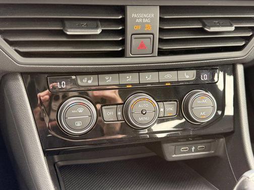 Gray 2021 Volkswagen Jetta 1.4T SE