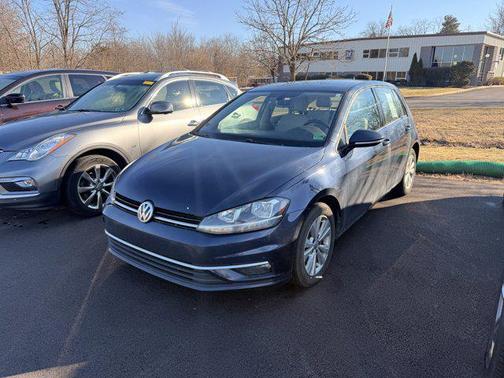 2018 Volkswagen Golf TSI SE