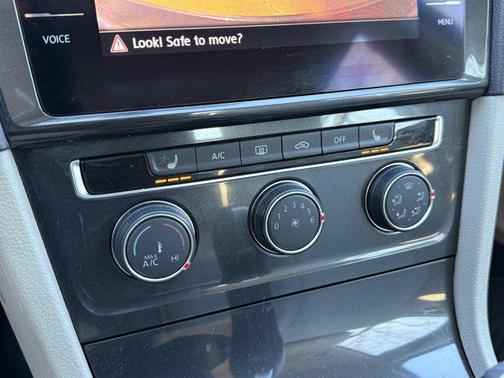 2018 Volkswagen Golf TSI SE