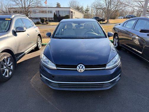 2018 Volkswagen Golf TSI SE