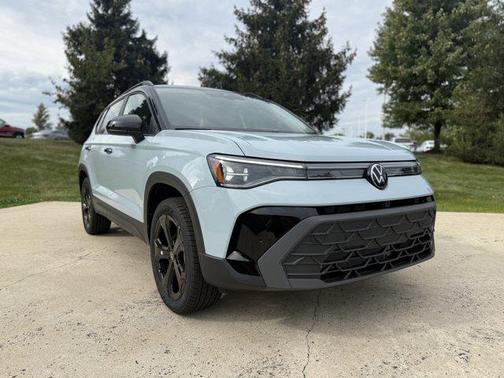 2025 Volkswagen Taos 1.5T SE Black