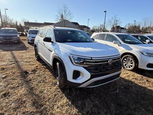 2024 Volkswagen Atlas 2.0T SE w/Technology 4MOTION