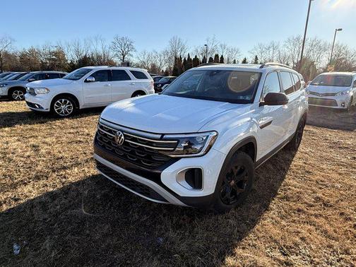 2024 Volkswagen Atlas 2.0T SE w/Technology 4MOTION