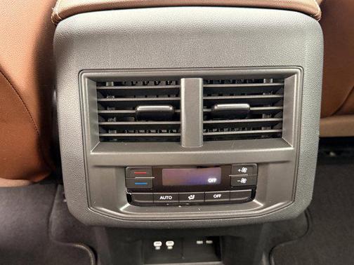 2023 Volkswagen Atlas 2.0T SE w/Technology 4MOTION