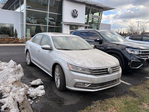 2018 Volkswagen Passat 2.0T SEL Premium