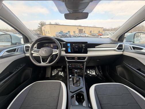 2026 Volkswagen Taos SE