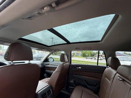 2022 Volkswagen Atlas 3.6L SE w/Technology
