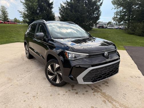 Black 2026 Volkswagen Taos SE