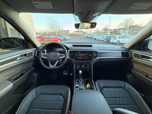 2023 Volkswagen Atlas 3.6L SEL Premium