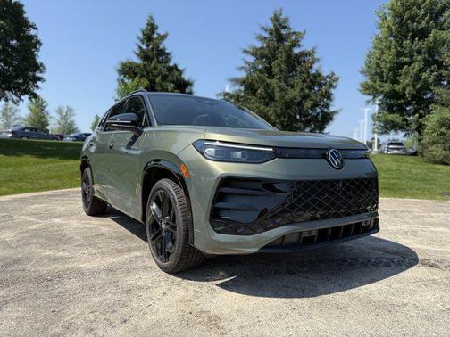 Avocado Green w/Deep Black Roof 2026 Volkswagen Tiguan 2.0T SE R-Line Black 4MOTION