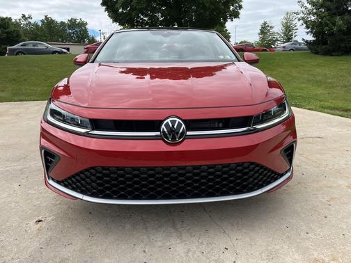 Kings Red Metallic 2026 Volkswagen Jetta 1.4T SE