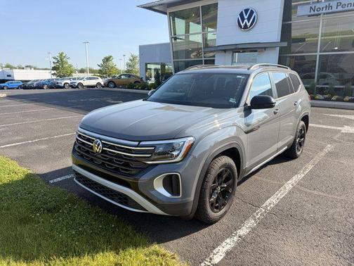 2025 Volkswagen Atlas 2.0T Peak Edition