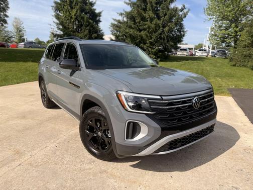 2025 Volkswagen Atlas 2.0T Peak Edition