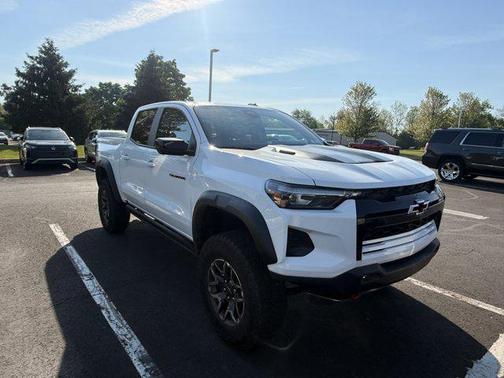 Summit White 2025 Chevrolet Colorado ZR2
