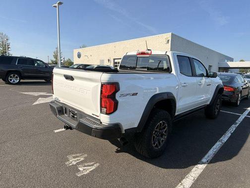 Summit White 2025 Chevrolet Colorado ZR2