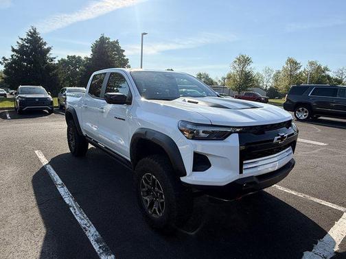 Summit White 2025 Chevrolet Colorado ZR2