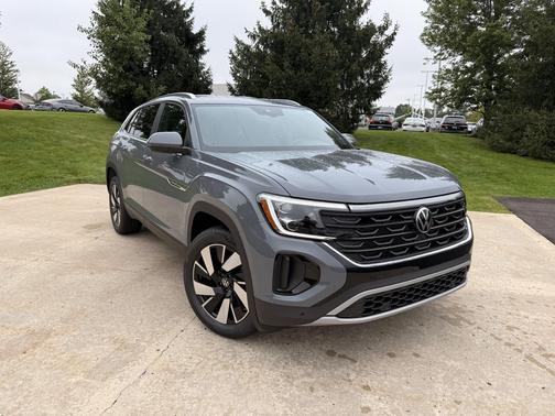 Pure Gray 2026 Volkswagen Atlas Cross Sport 2.0T SE w/Technology 4MOTION