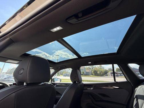Sandstone W/Deep Black Roof 2026 Volkswagen Tiguan 2.0T SE R-Line Black