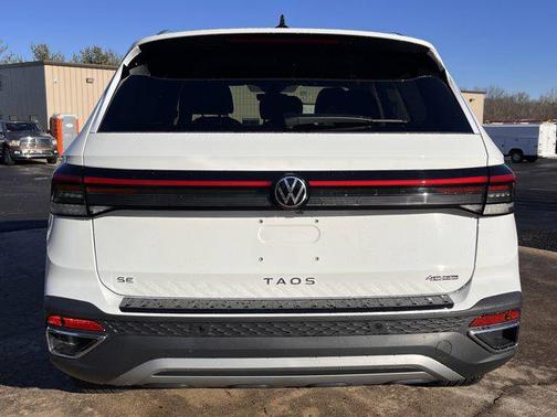 2025 Volkswagen Taos 1.5T SE