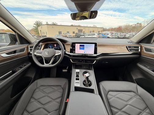 2026 Volkswagen Atlas 2.0T SE