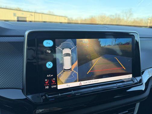 2026 Volkswagen Atlas Cross Sport 2.0T SEL Premium