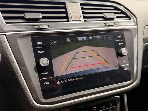 Gray 2023 Volkswagen Tiguan 2.0T SE