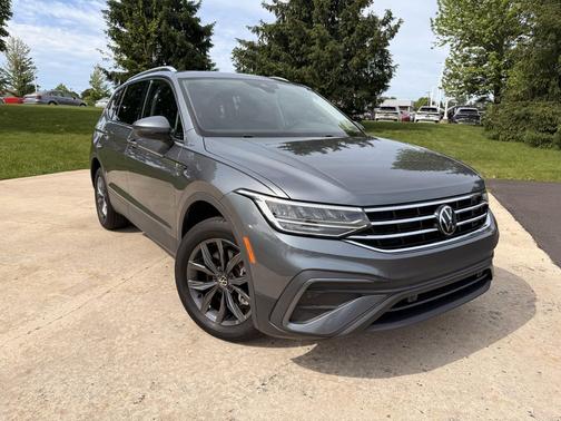 Gray 2023 Volkswagen Tiguan 2.0T SE