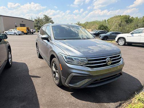 Gray 2023 Volkswagen Tiguan 2.0T SE