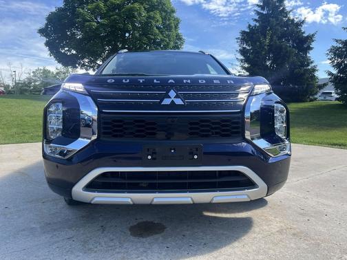 Cosmic Blue Metallic 2025 Mitsubishi Outlander PHEV SEL