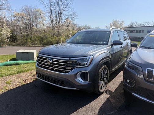 Platinum Gray Metallic 2024 Volkswagen Atlas 2.0T SEL