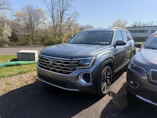 Platinum Gray Metallic 2024 Volkswagen Atlas 2.0T SEL