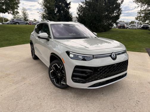 Sandstone 2026 Volkswagen Tiguan 2.0T SEL R-Line 4MOTION