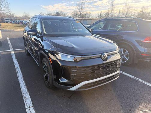 2025 Volkswagen Tiguan 2.0T SE 4MOTION