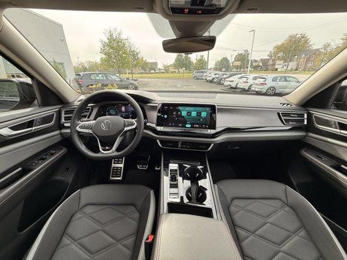 2024 Volkswagen Atlas 2.0T SE w/Technology 4MOTION