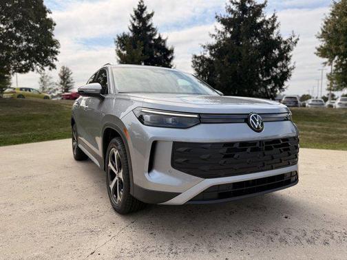 2025 Volkswagen Tiguan 2.0T SE 4MOTION