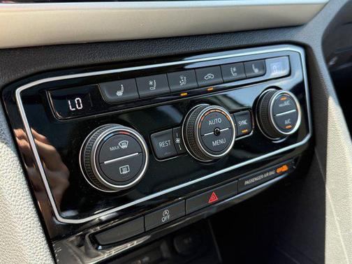 2022 Volkswagen Atlas 3.6L SEL Premium