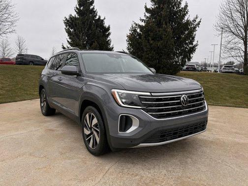 Pure Gray 2026 Volkswagen Atlas 2.0T SE w/Technology 4MOTION