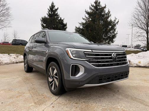 Pure Gray 2026 Volkswagen Atlas 2.0T SE w/Technology 4MOTION