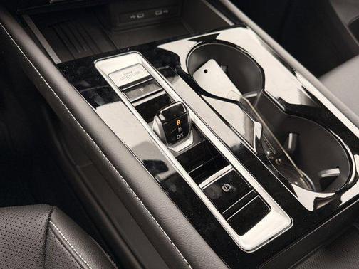 Pure Gray 2026 Volkswagen Atlas 2.0T SE w/Technology 4MOTION