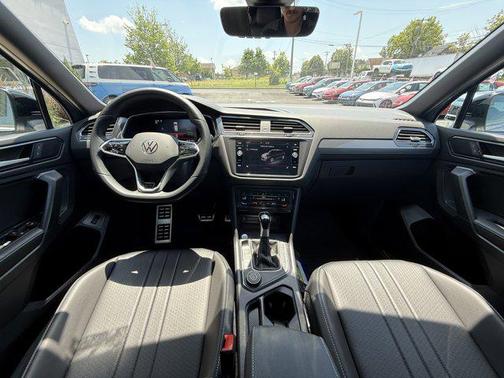 2022 Volkswagen Tiguan 2.0T SE R-Line Black 4MOTION