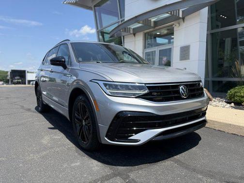 2022 Volkswagen Tiguan 2.0T SE R-Line Black 4MOTION