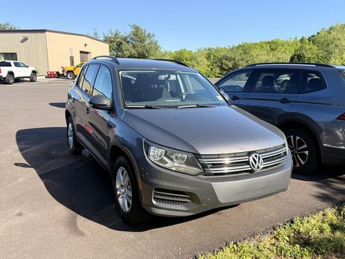 Gray 2015 Volkswagen Tiguan 4MOTION Auto S