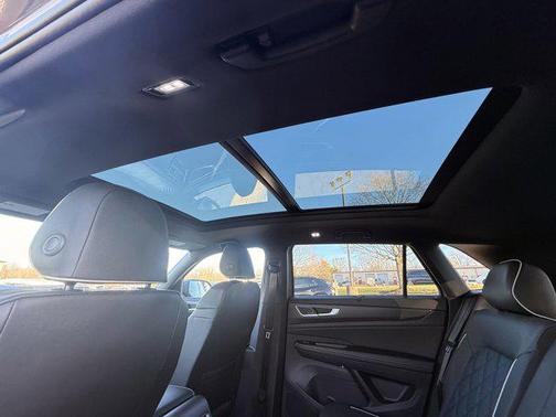 2026 Volkswagen Atlas Cross Sport 2.0T SEL Premium