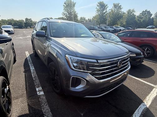 Gray 2024 Volkswagen Atlas 2.0T SE w/Technology 4MOTION