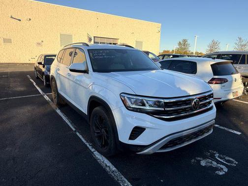 2022 Volkswagen Atlas 3.6L SE w/Technology