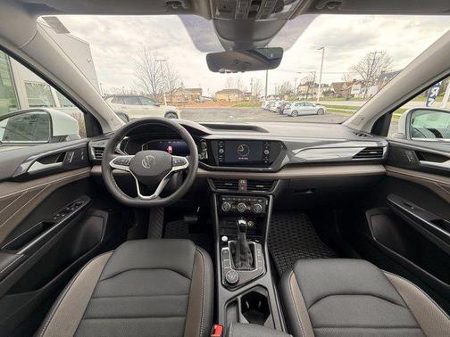 2024 Volkswagen Taos 1.5T SEL